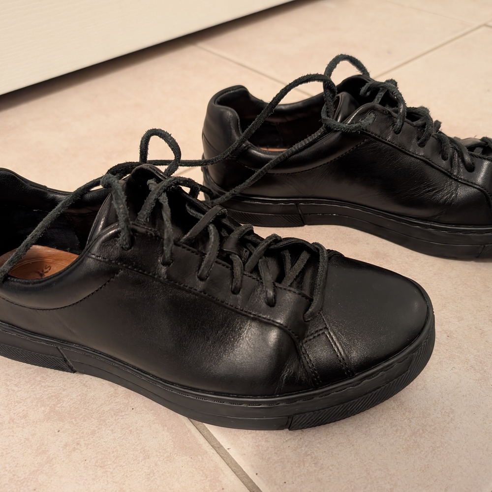 Clarks Black Leather Sneakers Sz 7
